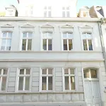 Innenstadt - 110m2 Wunderschoener Altbau Am Landesmuseum Mit 3 Schlafzimmern Und 2 Baedern 그라이프스발트