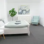아파트 Innenstadt - 110m2 Wunderschoener Altbau Am Landesmuseum Mit 3 Schlafzimmern Und 2 Baedern