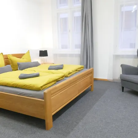Innenstadt - 110m2 Wunderschoener Altbau Am Landesmuseum Mit 3 Schlafzimmern Und 2 Baedern * Greifswald