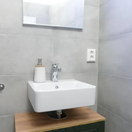 Innenstadt - 110m2 Wunderschoener Altbau Am Landesmuseum Mit 3 Schlafzimmern Und 2 Baedern 아파트