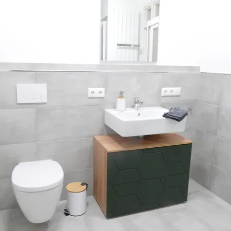 Innenstadt - 110m2 Wunderschoener Altbau Am Landesmuseum Mit 3 Schlafzimmern Und 2 Baedern * 그라이프스발트