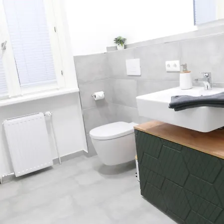 Innenstadt - 110m2 Wunderschoener Altbau Am Landesmuseum Mit 3 Schlafzimmern Und 2 Baedern 아파트